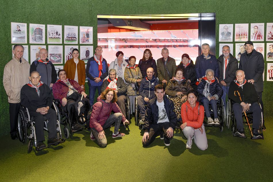 San Mamés recibe participantes Taller Futbol Reminiscencia de Barandiaran-Aita Menni de Durango y Conde de Aresti de Bilbao