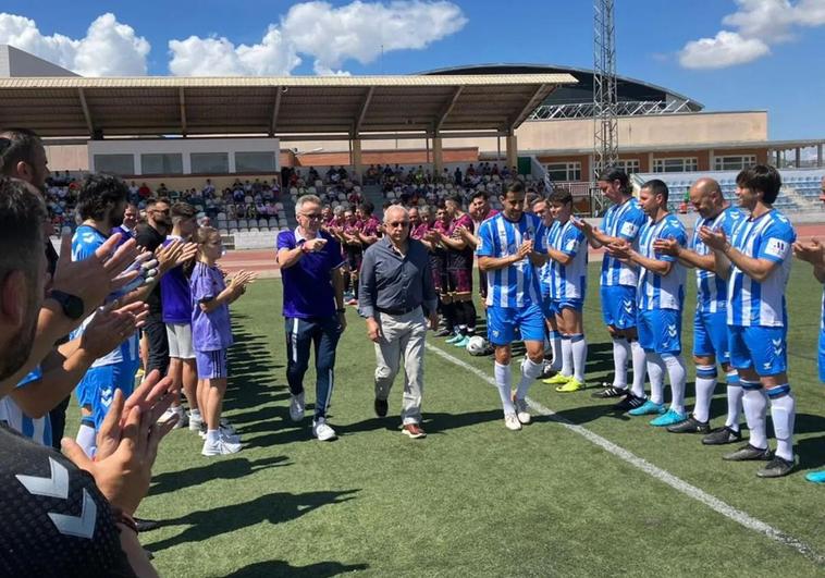 Malaga CF Forever y Baena homenajean a Antonio Tapia en el 50ª aniversario de la UD San Francisco CF