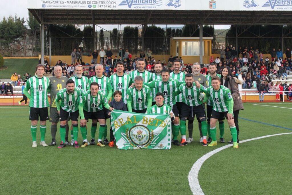 Exjugadores Real Betis Presentación equipo de veteranos y escuelas municipales en La Zubia