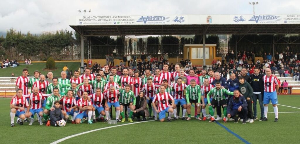 Exjugadores Real Betis Presentación equipo de veteranos y escuelas municipales en La Zubia