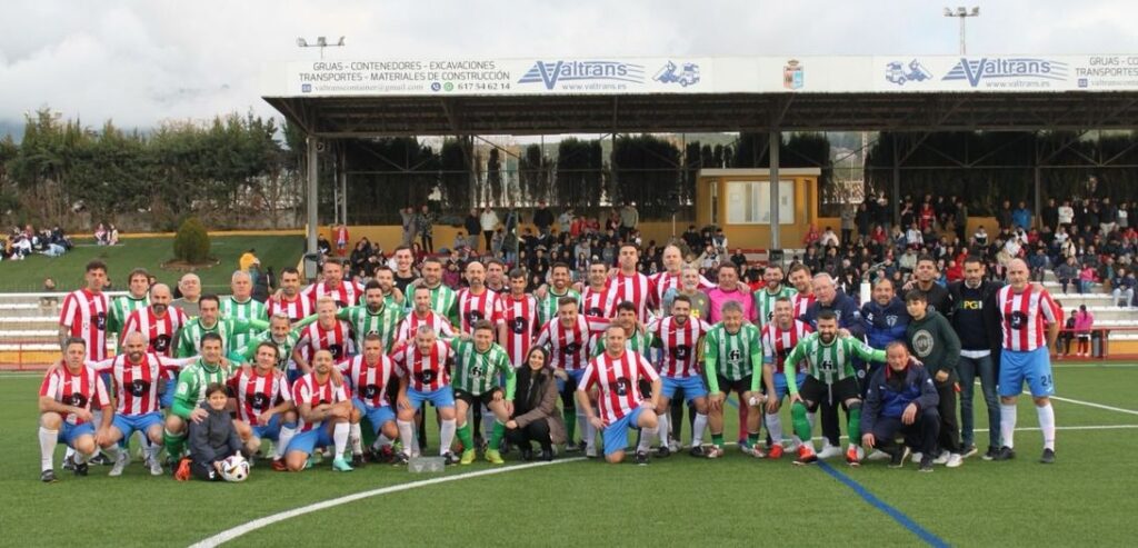 Exjugadores Real Betis Presentación equipo de veteranos y escuelas municipales en La Zubia