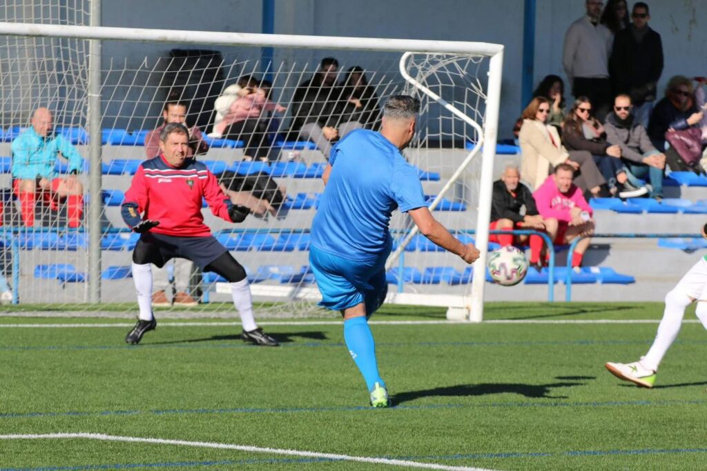 Trofeo Benéfico ALCER Huelva con la participación de los veteranos del Real Club Recreativo de Huelva