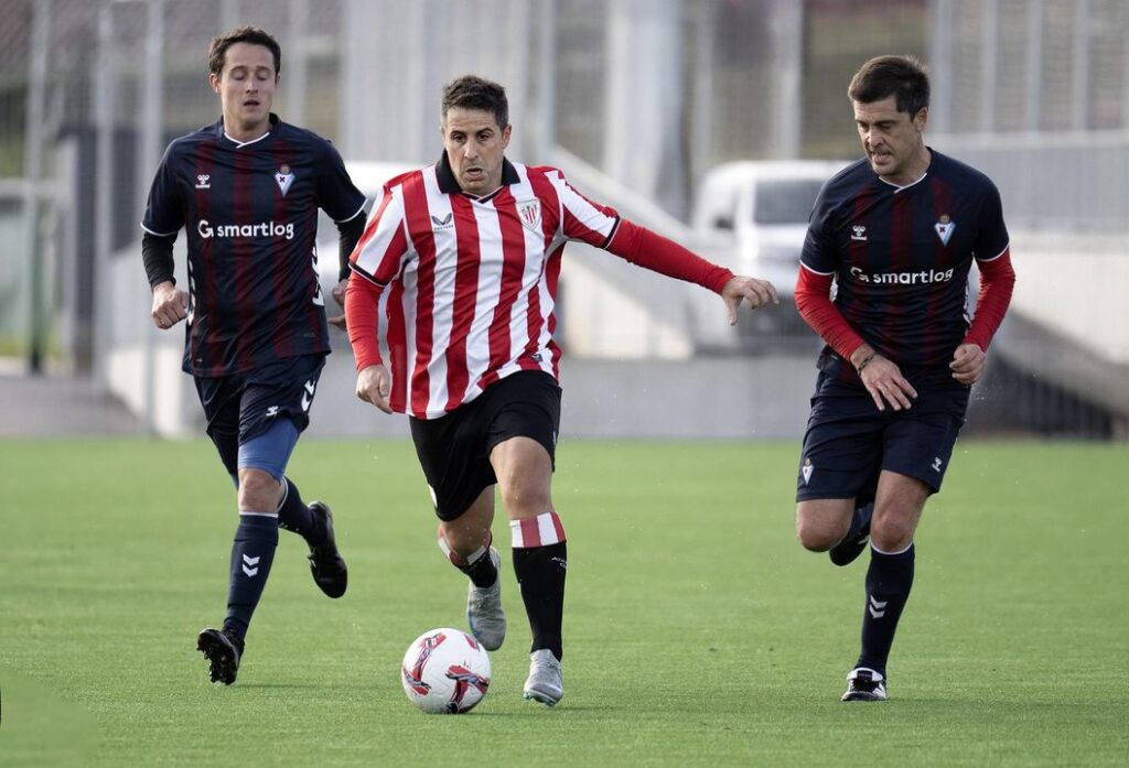 El Trofeo Internacional Leyendas del Fútbol contra el Racismo y la Discriminación reunió a los veteranos de la SD Eibar, Athletic, Real Sociedad y FC ONU