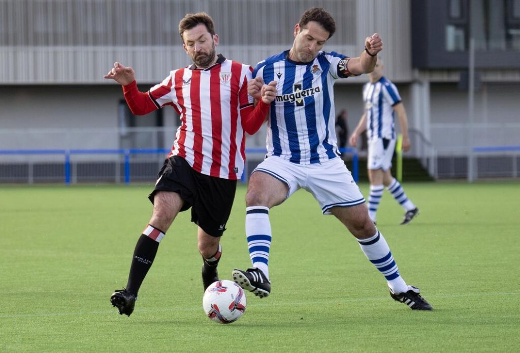 El Trofeo Internacional Leyendas del Fútbol contra el Racismo y la Discriminación reunió a los veteranos de la SD Eibar, Athletic, Real Sociedad y FC ONU