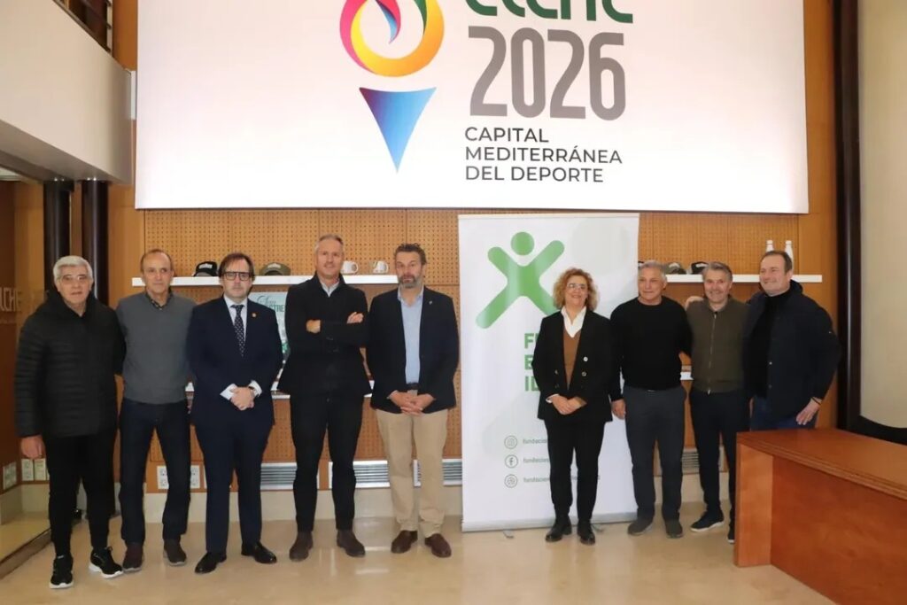 Veteranos del Elche CF y la Universidad CEU Cardenal Herrera llevarán la marca Elche Capital Mediterránea Del Deport